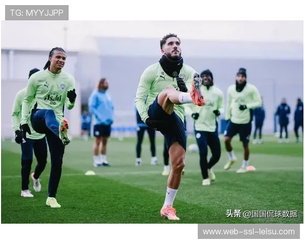 英超“足球梦想”计划在曼彻斯特启动，重点关注青少年防守技巧训练。